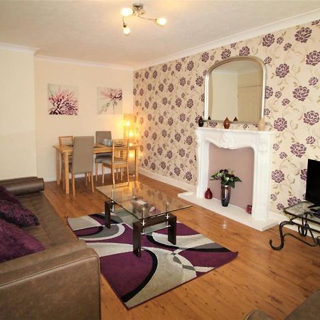 Doncaster - Boswell - Large Balcony Apartment - 2 Double Beds - 2 Bedrooms - Close To Town & Racecourse - Off Street Parking 2 Cars - Fast Wifi Luaran gambar