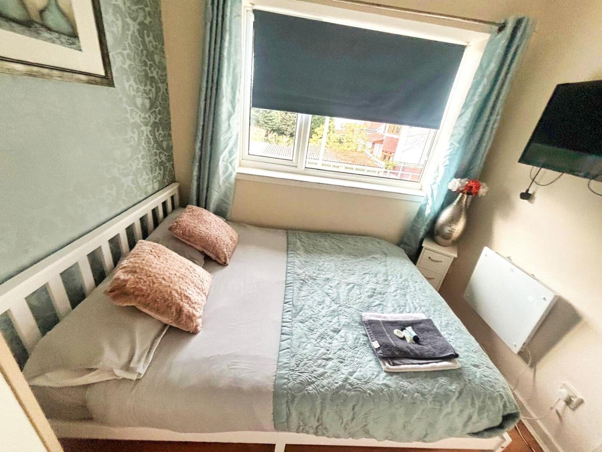 Doncaster - Boswell - Large Balcony Apartment - 2 Double Beds - 2 Bedrooms - Close To Town & Racecourse - Off Street Parking 2 Cars - Fast Wifi Luaran gambar