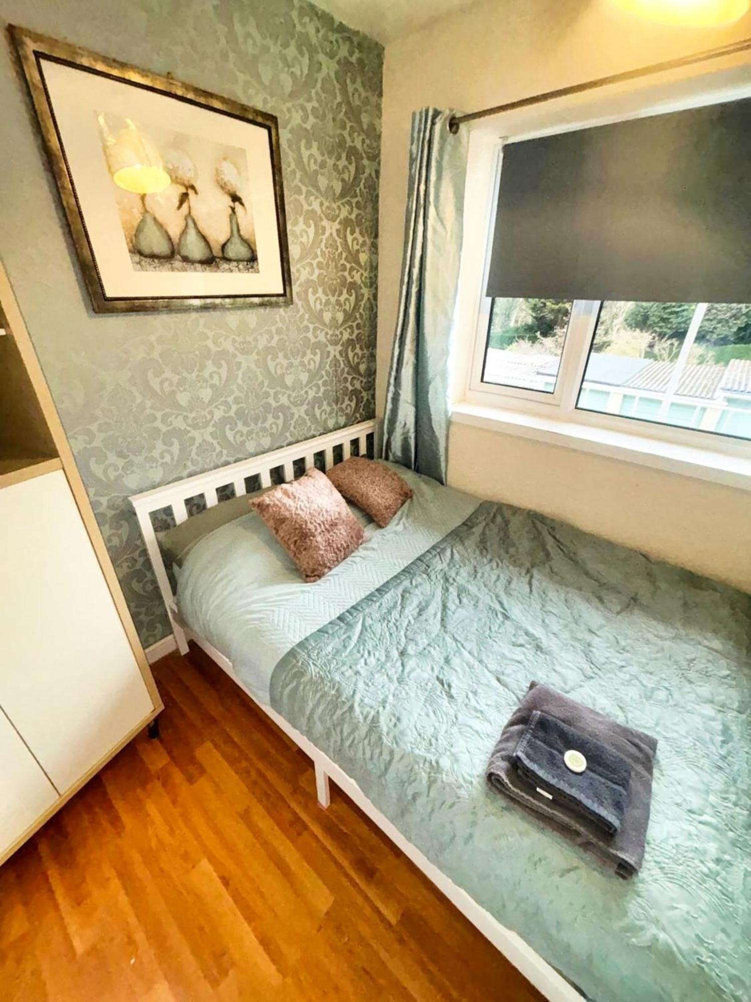 Doncaster - Boswell - Large Balcony Apartment - 2 Double Beds - 2 Bedrooms - Close To Town & Racecourse - Off Street Parking 2 Cars - Fast Wifi Luaran gambar