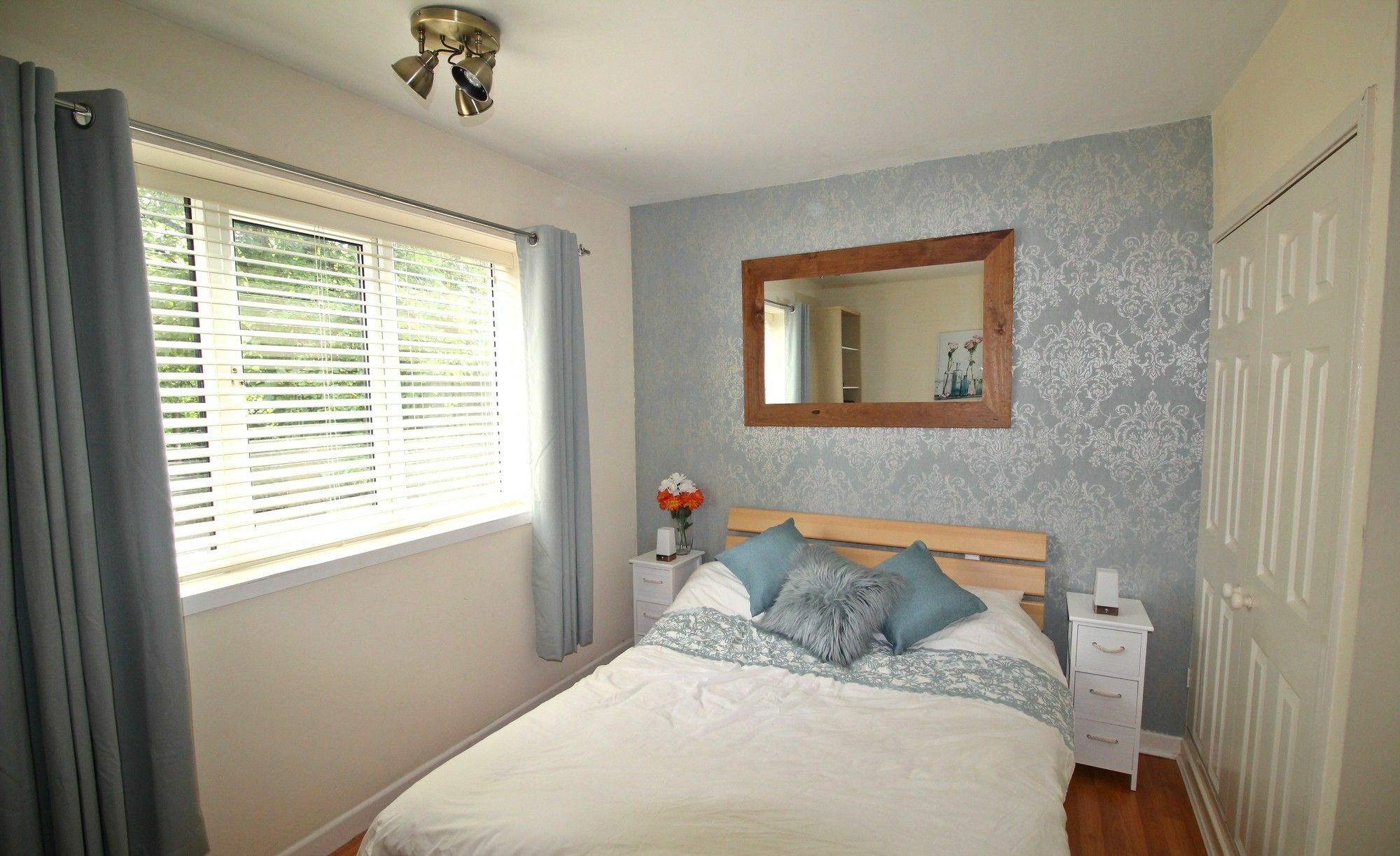 Doncaster - Boswell - Large Balcony Apartment - 2 Double Beds - 2 Bedrooms - Close To Town & Racecourse - Off Street Parking 2 Cars - Fast Wifi Luaran gambar