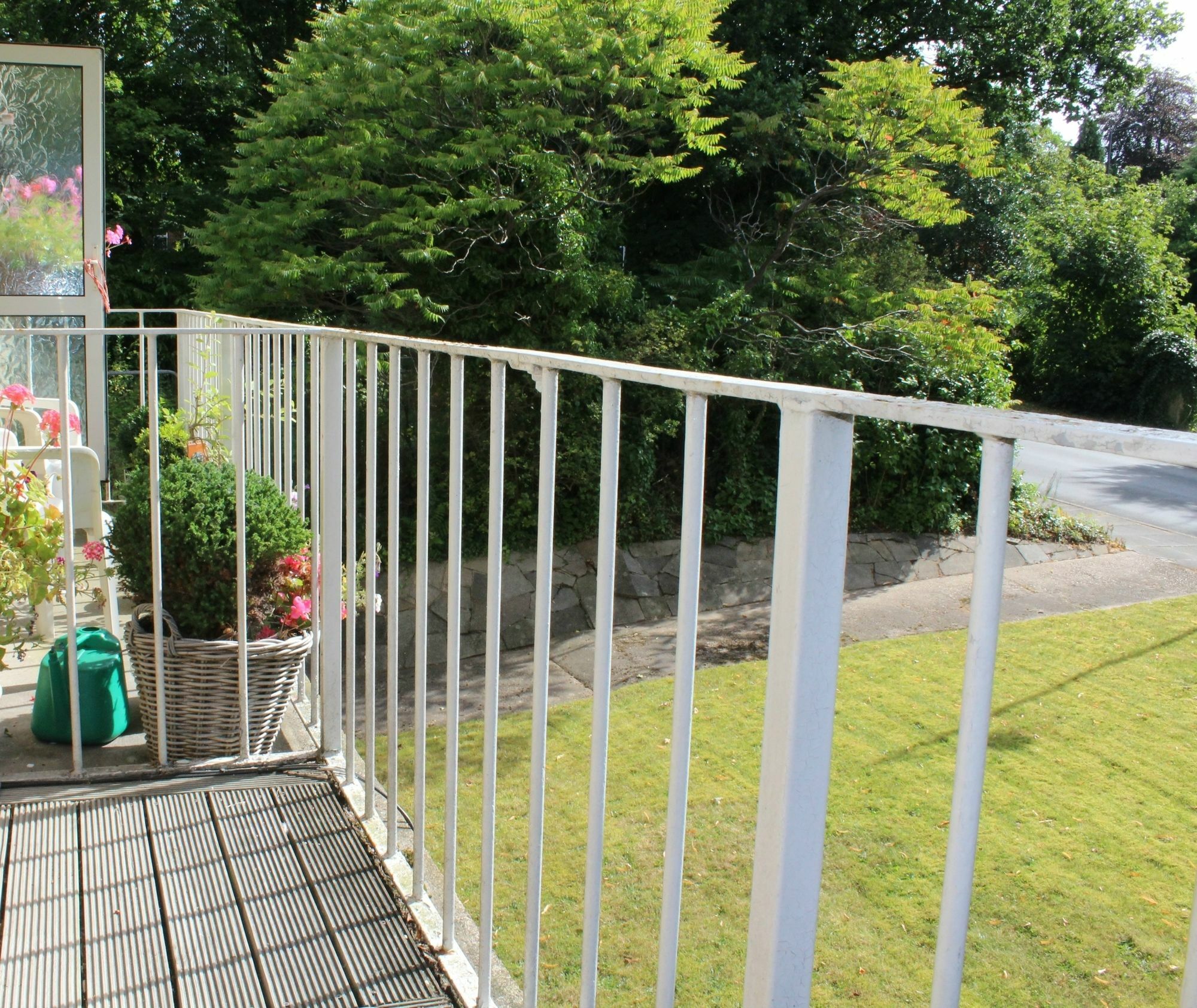 Doncaster - Boswell - Large Balcony Apartment - 2 Double Beds - 2 Bedrooms - Close To Town & Racecourse - Off Street Parking 2 Cars - Fast Wifi Luaran gambar